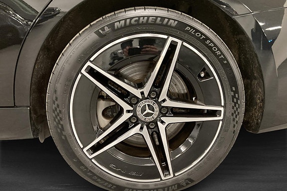 Mercedes-Benz C300 12 of 17