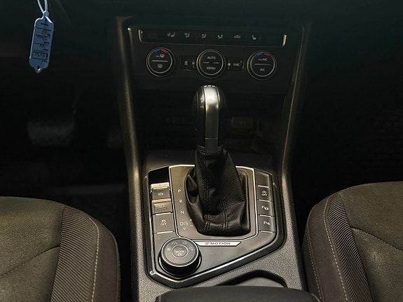 Volkswagen Tiguan 12 of 24