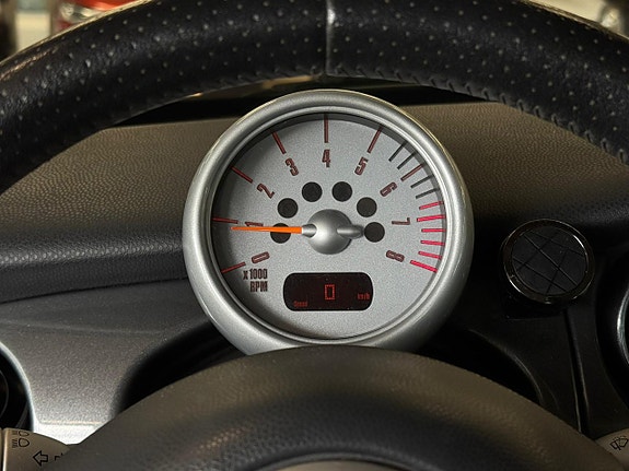 MINI Cooper 12 of 15