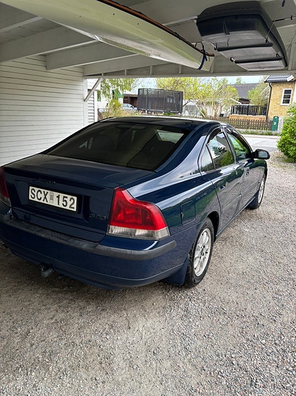 Volvo S60 4 of 5