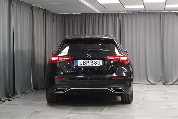 Mercedes-Benz A250 e 5 of 5