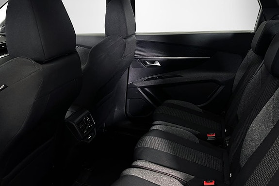 Peugeot 5008 18 of 23