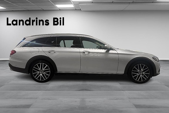 Mercedes-Benz E220 d 4 of 5