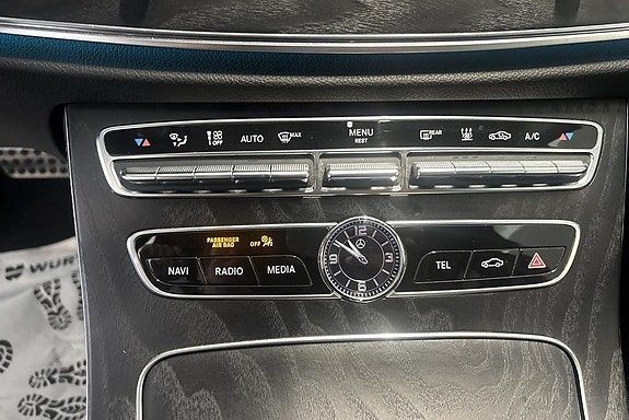 Mercedes-Benz E220 d 13 of 14