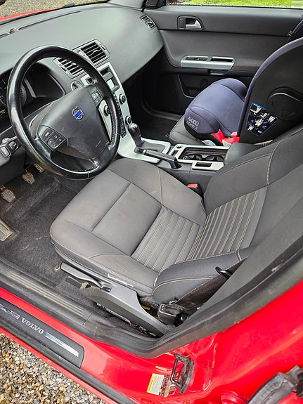 Volvo V50 3 of 4