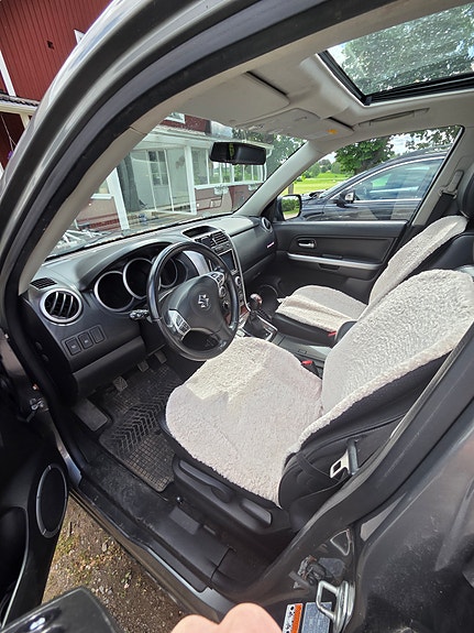 Suzuki Grand Vitara 5 of 5