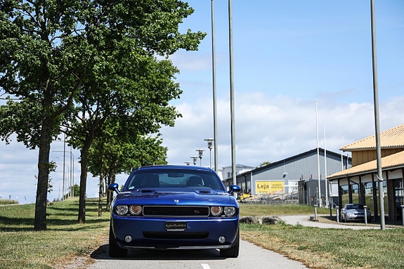 Dodge Challenger 3 of 5