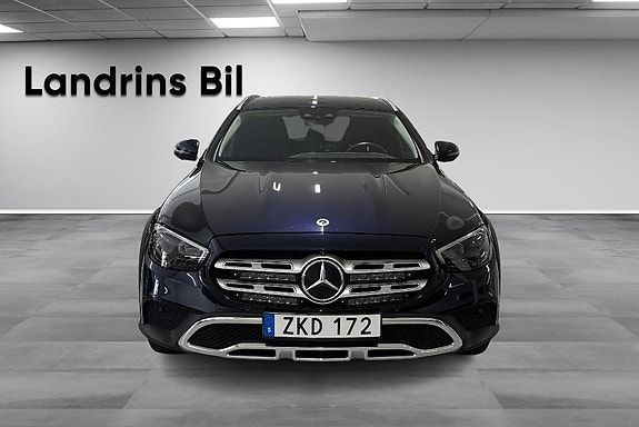 Mercedes-Benz E220 d 2 of 5