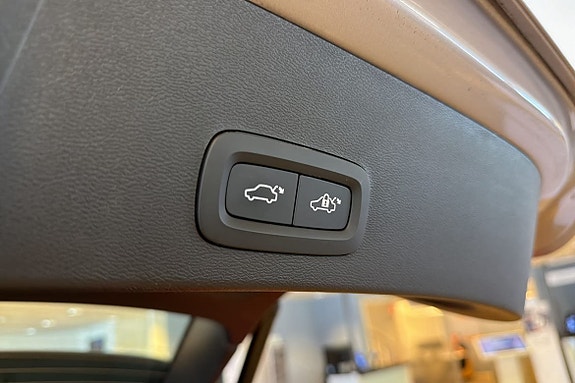 Volvo XC40 14 of 22