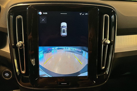 Volvo XC40 18 of 22