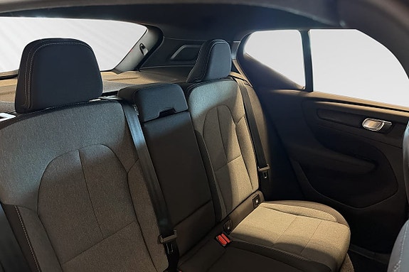 Volvo XC40 12 of 22