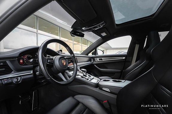 Porsche Panamera 4 5 of 5