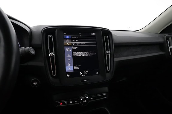 Volvo XC40 13 of 17