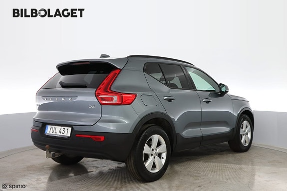 Volvo XC40 4 of 5