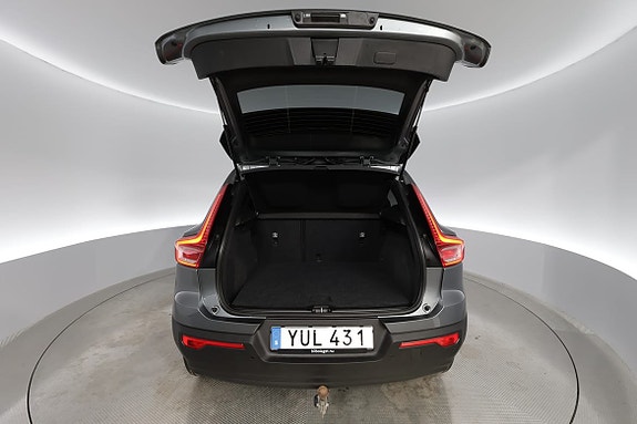 Volvo XC40 14 of 17