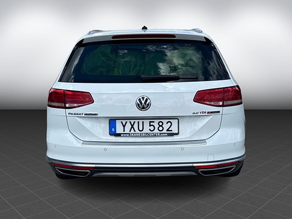 Volkswagen Passat Alltrack 8 of 18