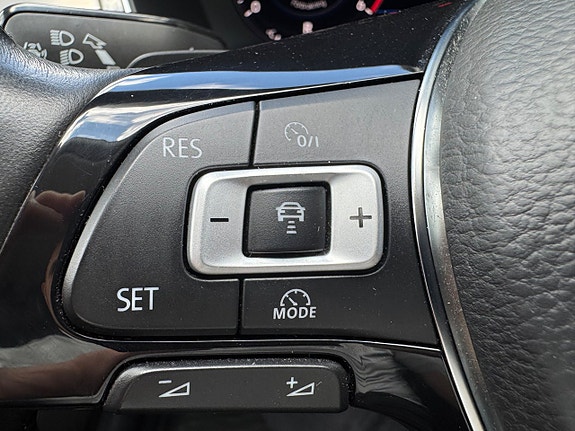 Volkswagen Passat Alltrack 17 of 18