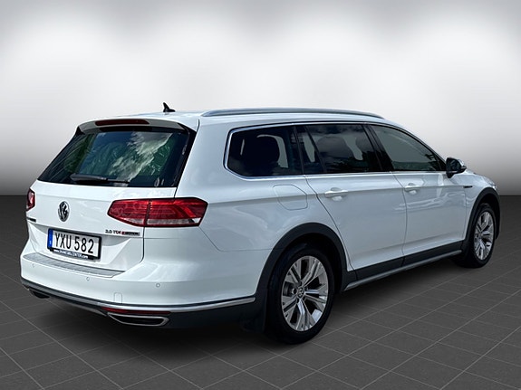 Volkswagen Passat Alltrack 7 of 18