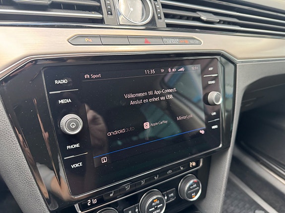 Volkswagen Passat Alltrack 15 of 18
