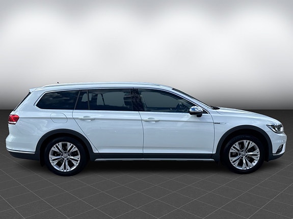 Volkswagen Passat Alltrack 6 of 18