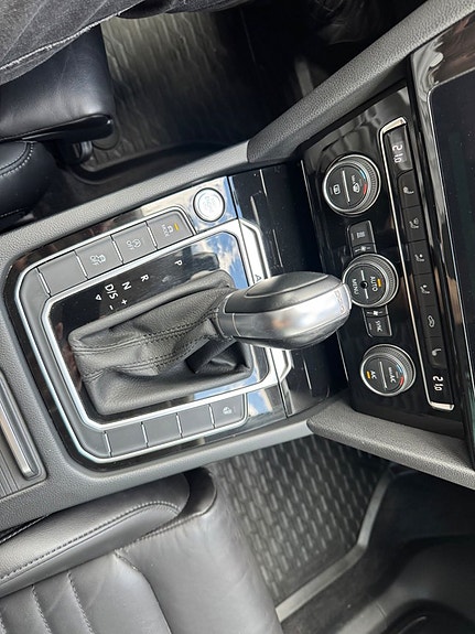 Volkswagen Passat Alltrack 14 of 18