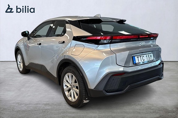 Toyota C-HR 2 of 5