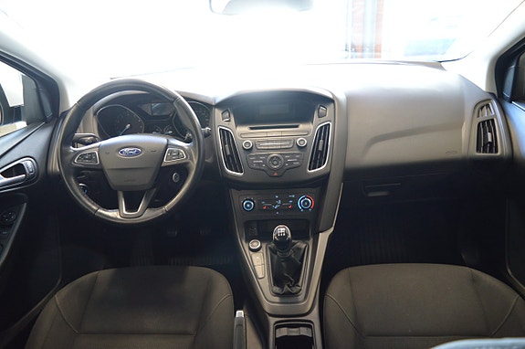 Ford Focus 13 of 19