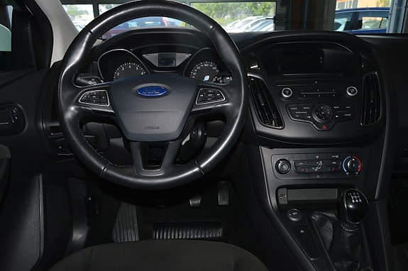 Ford Focus 8 of 19