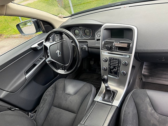 Volvo XC60 3 of 5