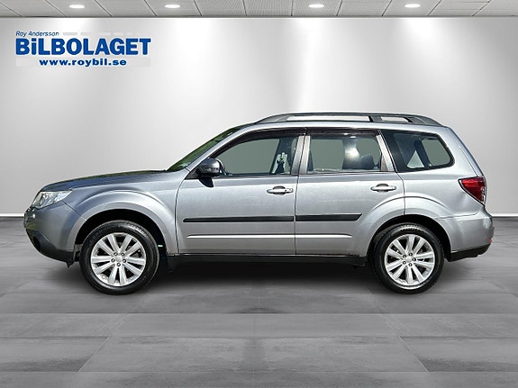 Subaru Forester 2 of 5