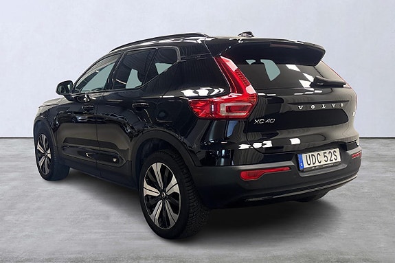 Volvo XC40 4 of 5