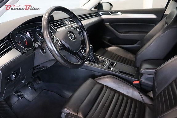 Volkswagen Passat 10 of 22