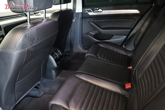 Volkswagen Passat 14 of 22