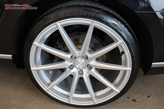 Volkswagen Passat 17 of 22