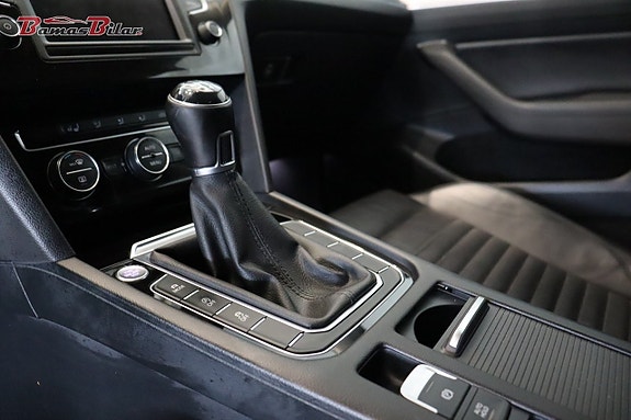 Volkswagen Passat 12 of 22