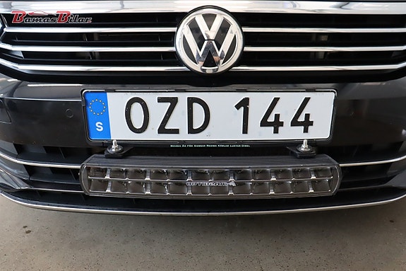 Volkswagen Passat 9 of 22