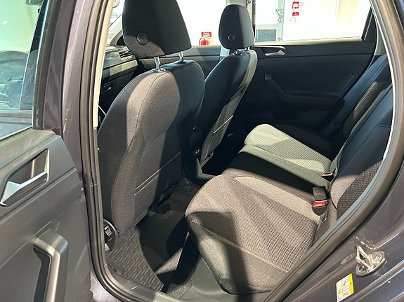 Volkswagen Polo 16 of 19