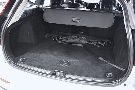 Volvo V60 Cross Country 5 of 5