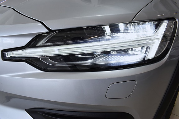 Volvo V60 Cross Country 18 of 19