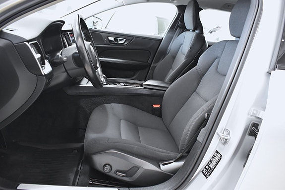 Volvo V60 Cross Country 8 of 19