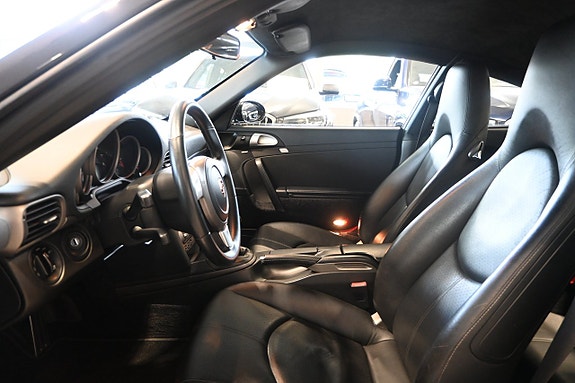 Porsche 911 Carrera 8 of 19