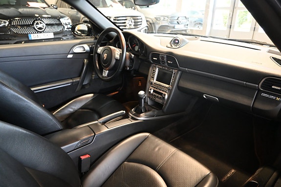 Porsche 911 Carrera 9 of 19