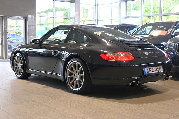 Porsche 911 Carrera 3 of 5