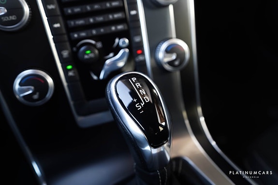 Volvo S60 12 of 16