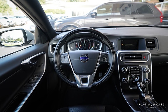 Volvo S60 8 of 16