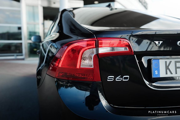 Volvo S60 14 of 16