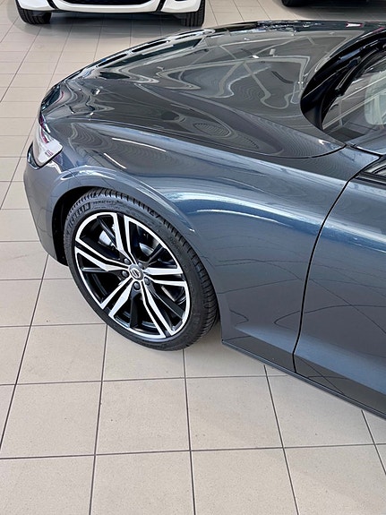 Volvo S60 2 of 5