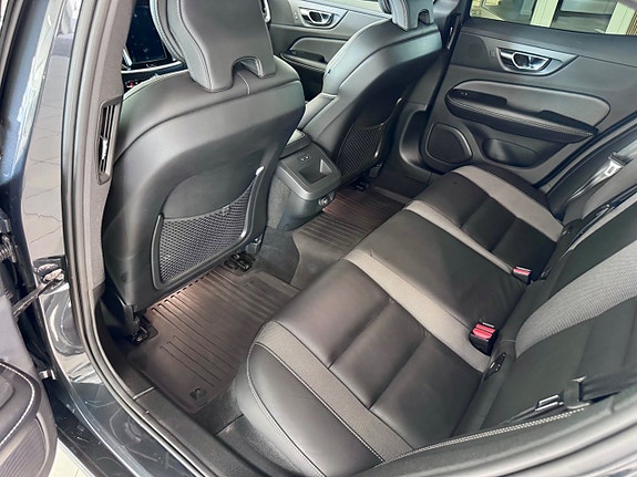 Volvo S60 22 of 28