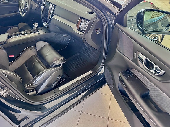 Volvo S60 20 of 28