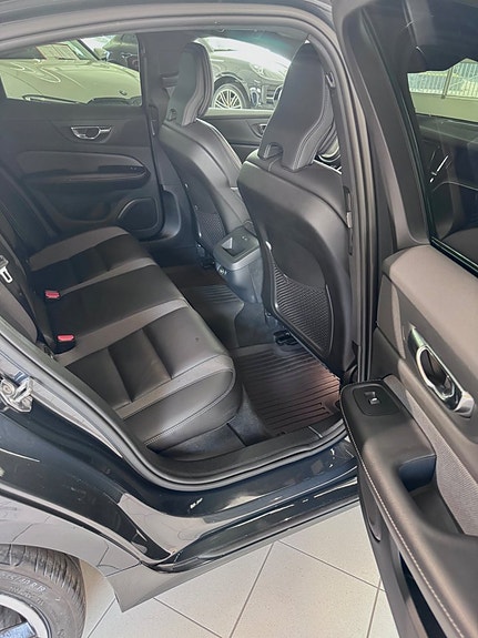 Volvo S60 19 of 28